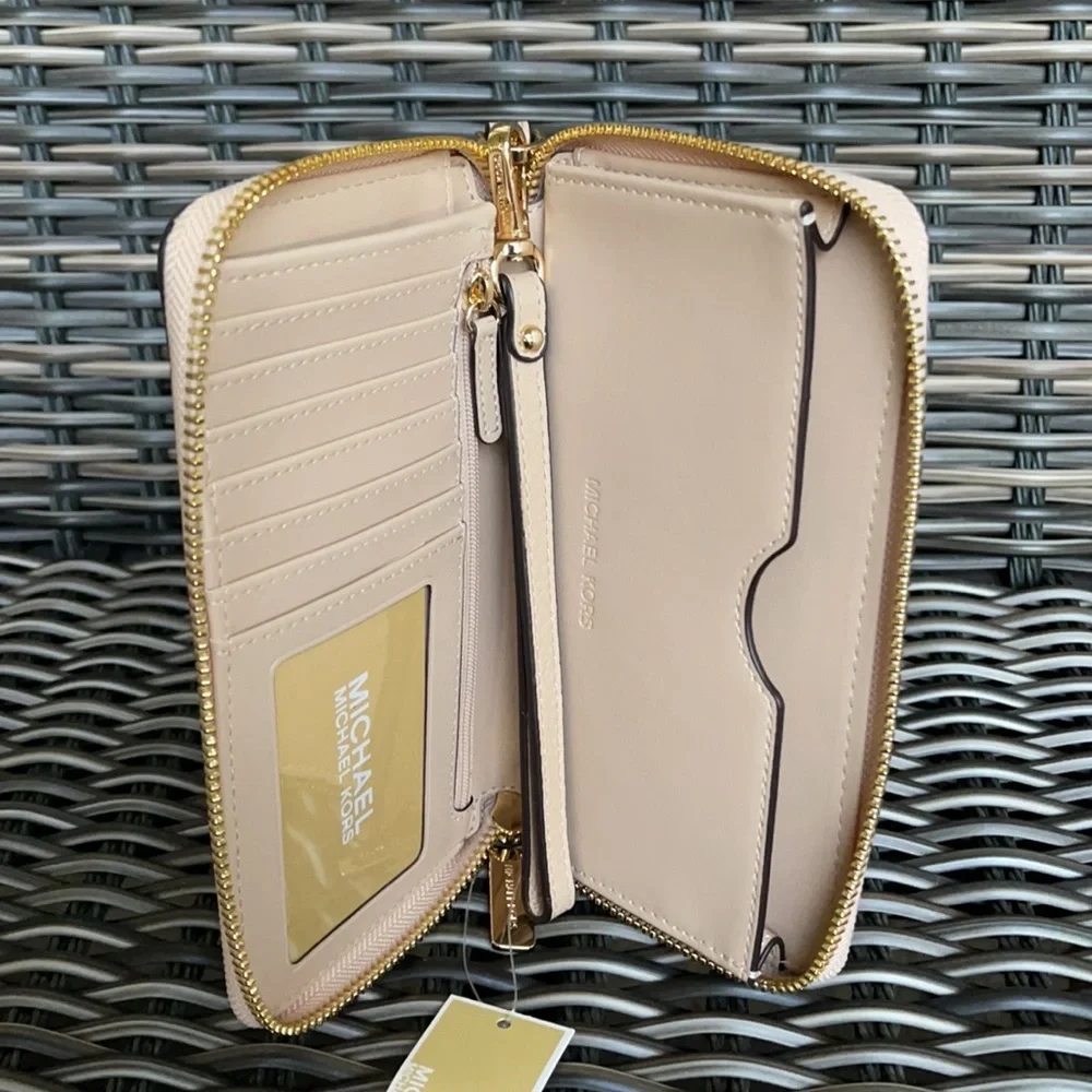 Michael Kors Jet Set Travel Lg Flat Multifunctional Phone Case-Wristlet-Wallet
